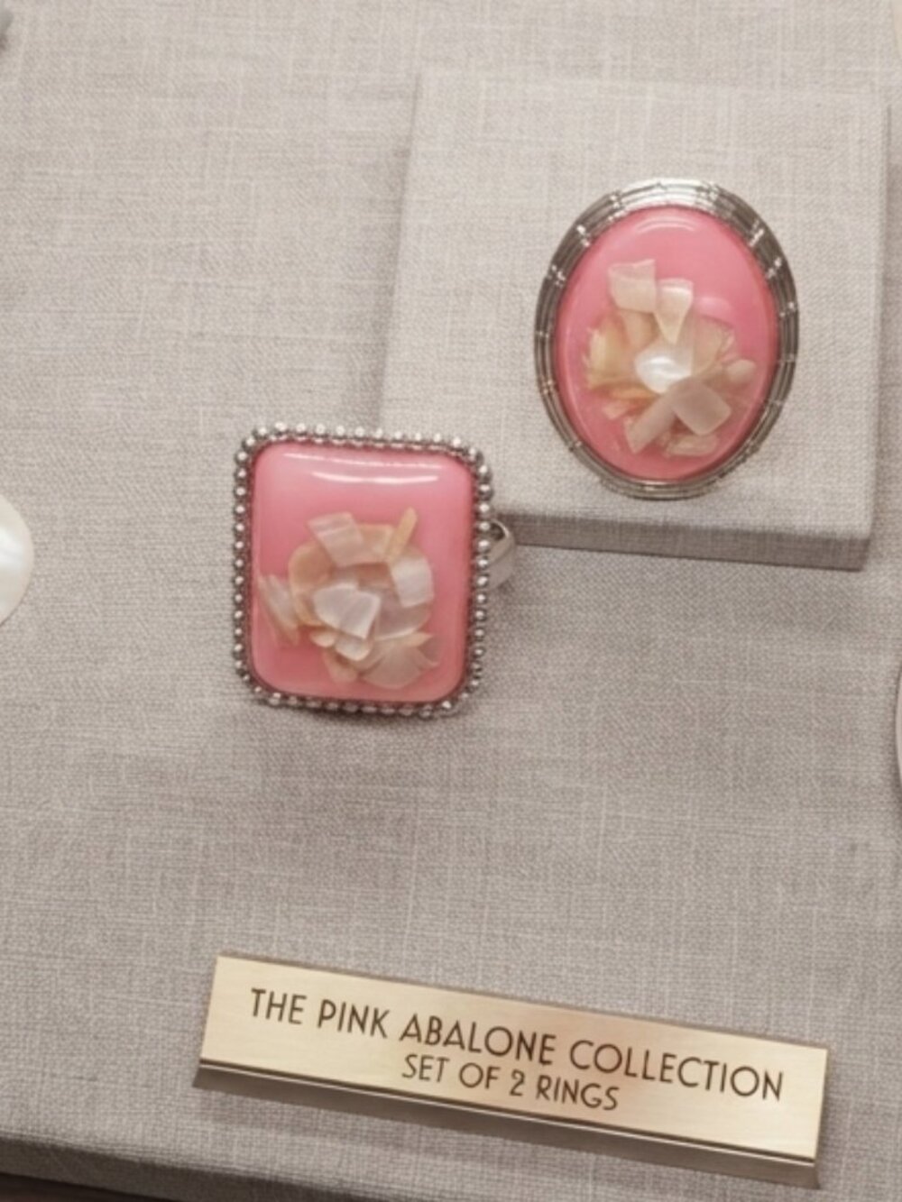 Bijou "Elegant statement ring, pink resin and mother-of-pearl inlay, set of 2